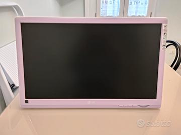 Monitor + tastiera + casse