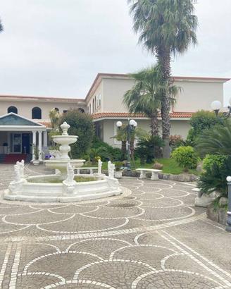 Immobile di 2650 m² con più di 5 locali a Giuglian