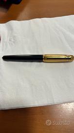 Penna stilografica nera e oro Cartier