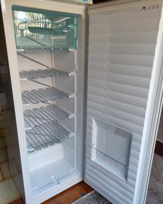 Congelatore verticale Iberna IFUP2700 – 240 Litri