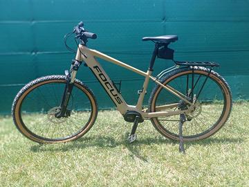 e-bike Focus Jarifa 2, colore sabbia