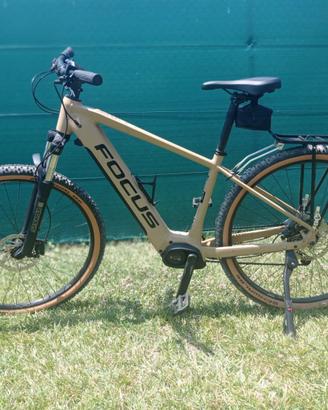 e-bike Focus Jarifa 2, colore sabbia