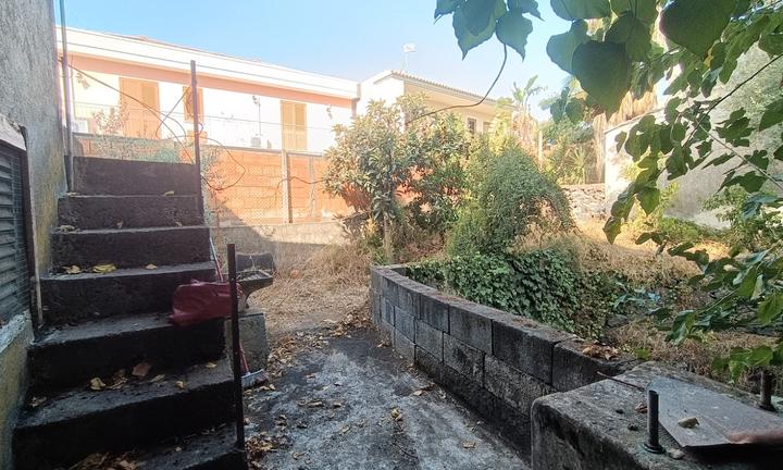 Singola+Giardino+Garage Acireale Guardia