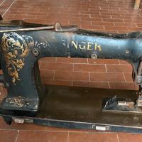 Antica macchina per cucire SINGER