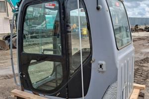 CABINA ESCAVATORE NEW HOLLAND E485
