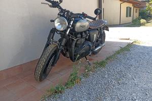 Triumph bonneville 900  6900 euro