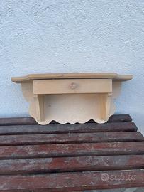 Mensola con cassetto in legno stile tirolese