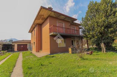 VILLA SINGOLA A GAVARDO