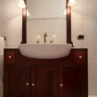 Mobile bagno in noce massello