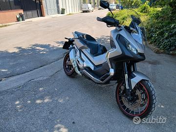 Honda X-ADV 750 anno 2019 . 18 mila km