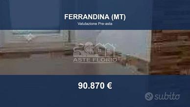 Immobile in asta di 9 m² con più di 5 locali e box