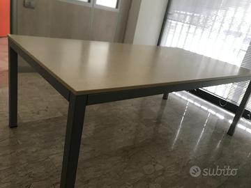 scrivania - armadio - bancone reception