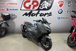 Yamaha T-Max 560 2026 800 KM