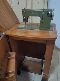 Macchina da cucire Vigorelli d'epoca con mobile