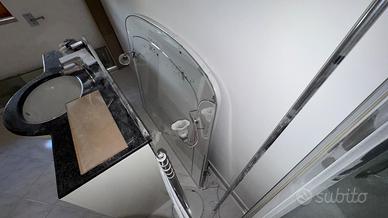 Specchio con luci integrate