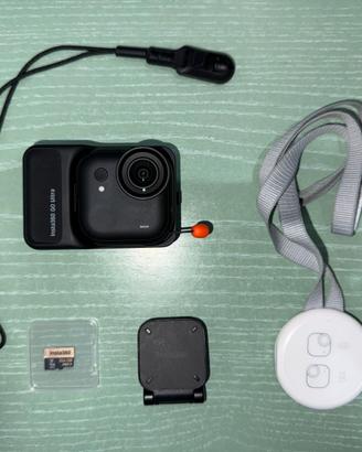Insta360 GO Ultra + quick release mount + sd card