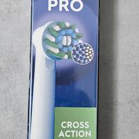 Oral-b Cross Action pacco da 8 testine di ricambio