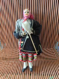 bambola collezione in tradizionale costume greco 