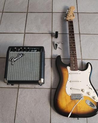 Kit Chitarra Squier Bullet Strat + Ampli Fender