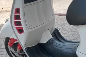 Piaggio Vespa 300 GTS hpe - 2022