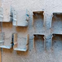 supporti staffe rialzate