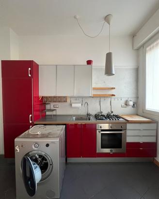 CUCINA COMPLETA DI ELETTRODOMESTICI + DIVANO