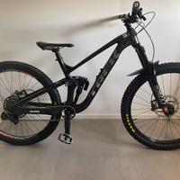 TREK SLASH 8
