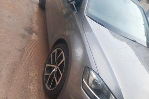 GOLF 7  TD  ACCESSORIATO TENUTO MANIACALE