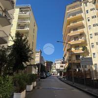 4 LOCALI A NAPOLI