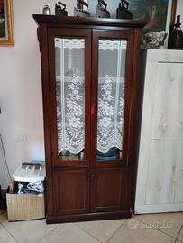 vetrina in noce 