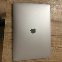 Macbook pro 2018 15 pollici