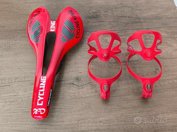 sella + 2 portaborraccia in carbonio rossi