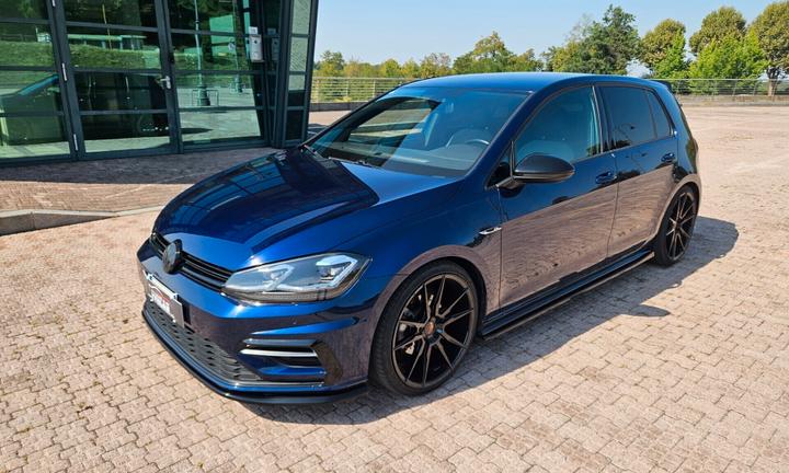 Volkswagen Golf 1.5 TSI ACT 5p. R line