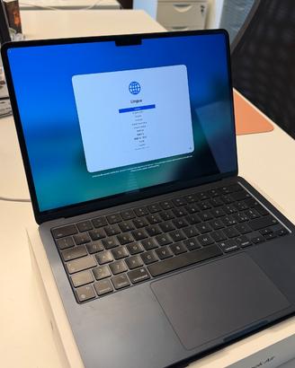 MacBook Air 13" M2 – 16GB RAM / 512GB SSD