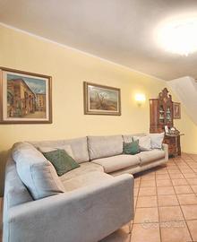 Divano angolare perfette condizioni