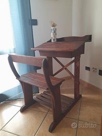 Banco di scuola antico