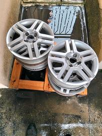 4 cerchi in lega da 16 Ford 