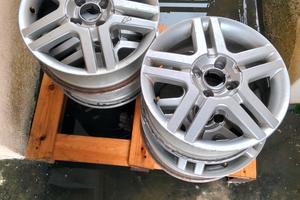 4 cerchi in lega da 16 Ford 