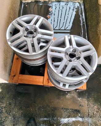 4 cerchi in lega da 16 Ford 