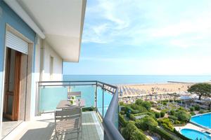 BILOCALE RISTRUTTURATO VISTA MARE P.ZZA MILANO 30.