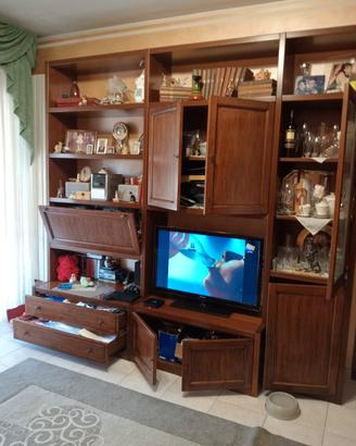 parete attrezzata in legno massello colore noce