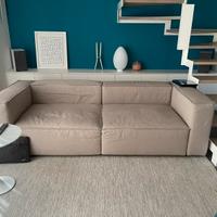 Divano di design Novamobili con pouff