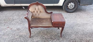 Poltrona con tavolino in legno