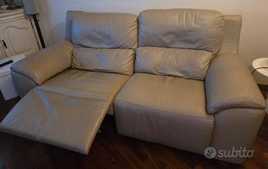 Divano in Pelle  Calia con Relax Elettrico