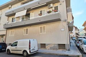 Locale artigianale, libero da subito