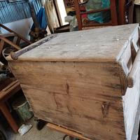 cassone in legno con coperchio 