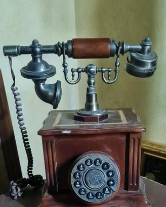 Telefono antico