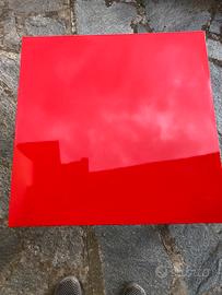 Tavolino piccolo più 2 ripiani muro