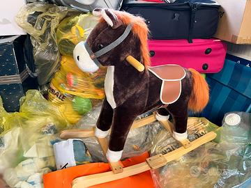 Cavalluccio a dondolo