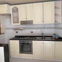 Cucina beige stile antico